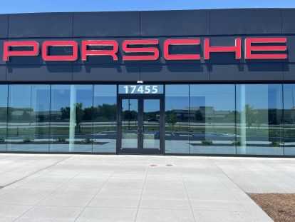 Porsche Service Center